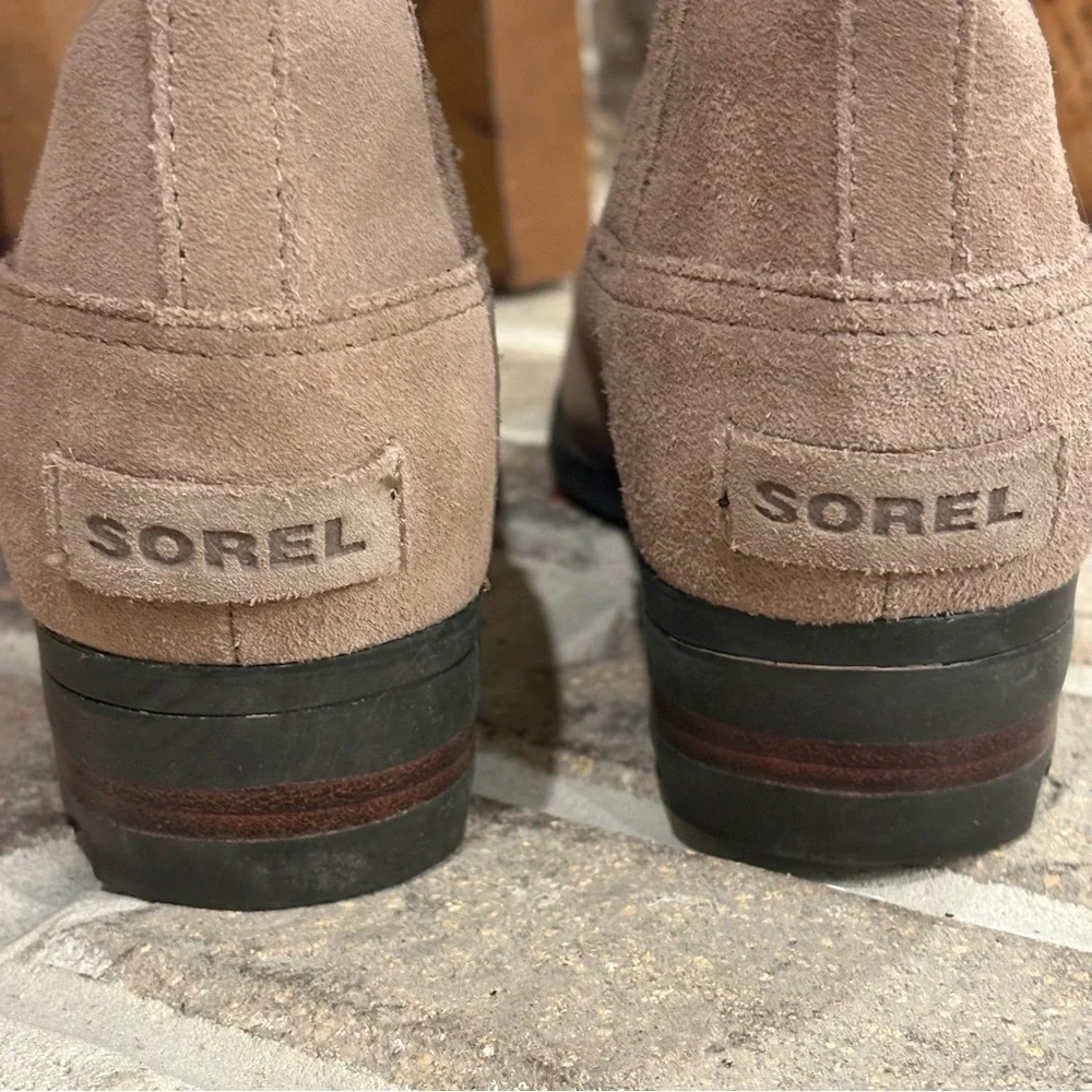 Sorel Women’s Lolla Chelsea Suede Boots Size 10